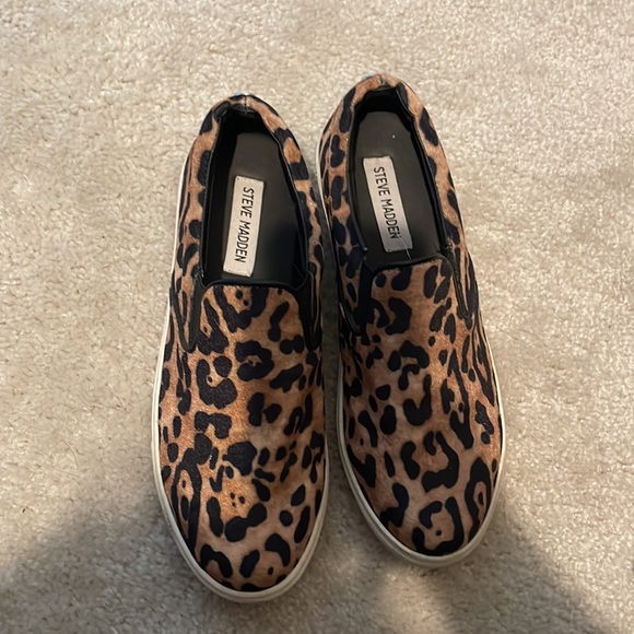 Velvet leopards slip on sneaker - Picture 3 of 4